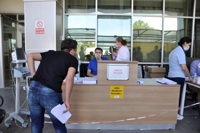 Adana'da askere gidecek gençlere COVID-19 testi